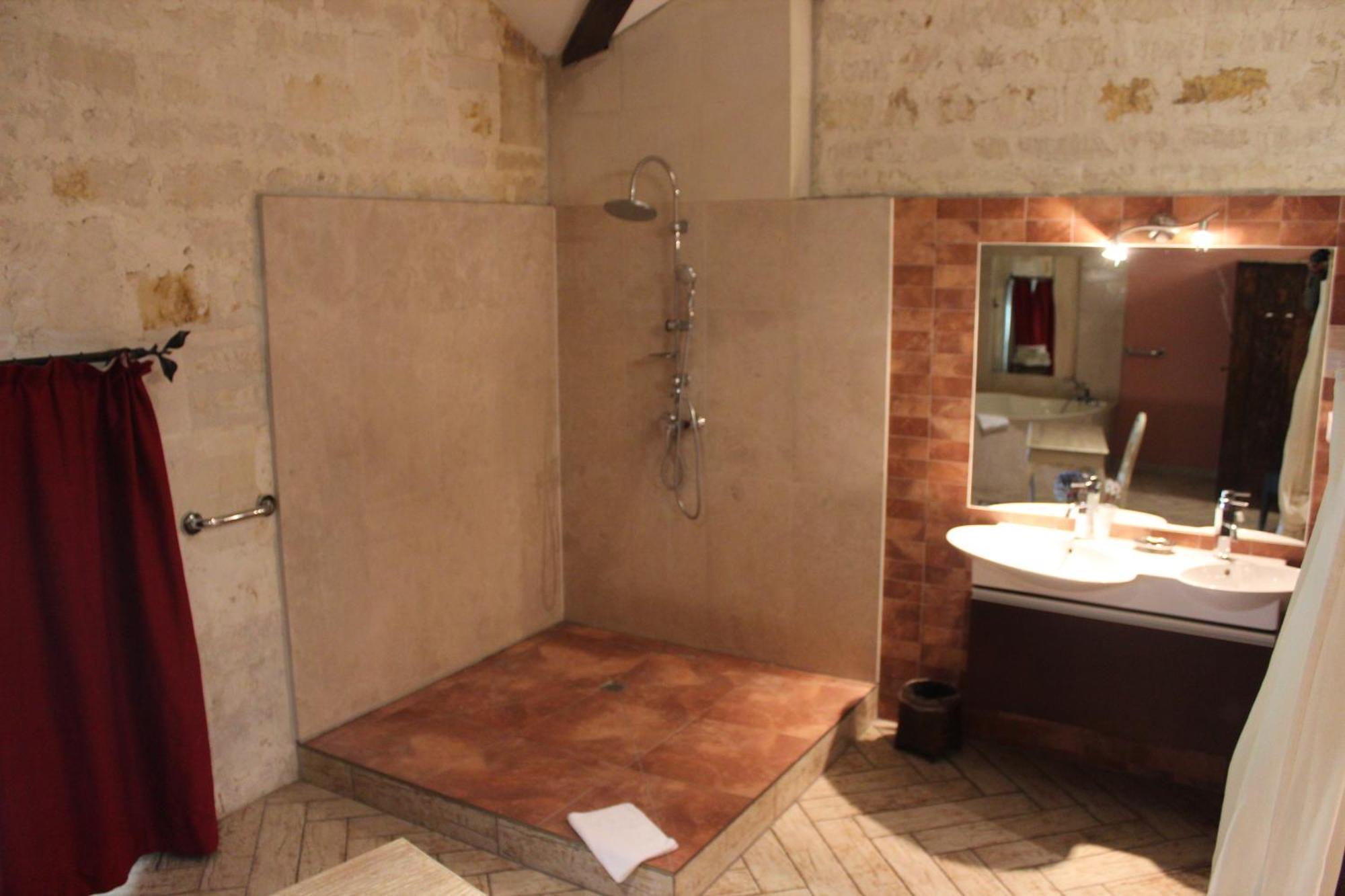 Domaine Des Chais Thénac الغرفة الصورة