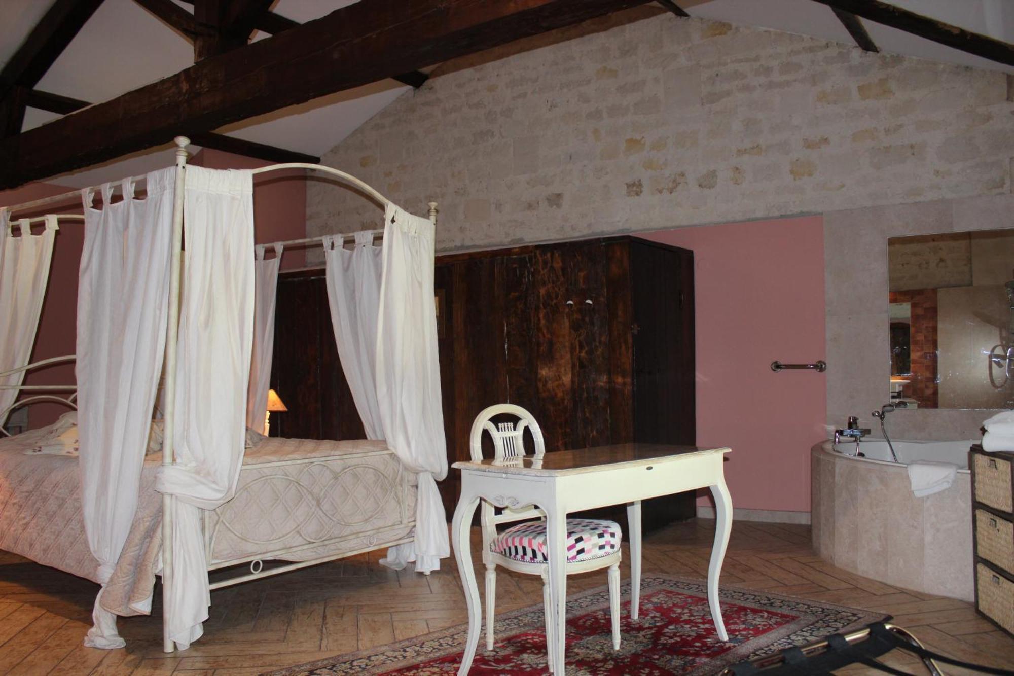 Domaine Des Chais Thénac الغرفة الصورة
